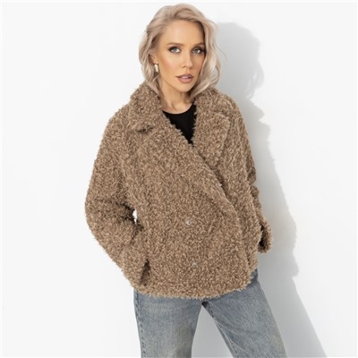 Полупальто с акцентным подкладом, Слишком заметна