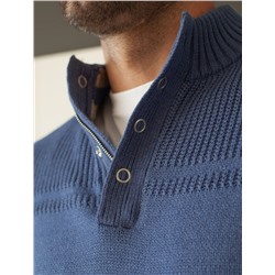 Свитер фактурной вязки с застежкой на крупные кнопки