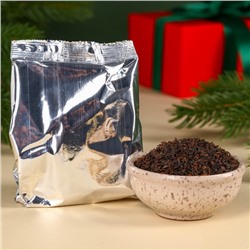 Подарочный набор новогодний «С новым годом»: чай чёрный (50 г), крем-мед (5 шт.×30 г)