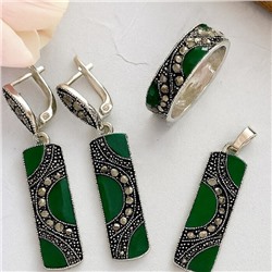 Крупный комплект ювелирной бижутерии серьги, кулон и кольцо 18 р, покрытие: посеребрение, вставка: фианиты и зеленый эмаль, арт.213.910-18