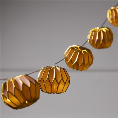 УЦЕНКА Гирлянда «Нить» 2 м с насадками «Фиолетовый фонарик», IP20, прозрачная нить, 10 LED, от батареек AAх2, свечение тёплое белое