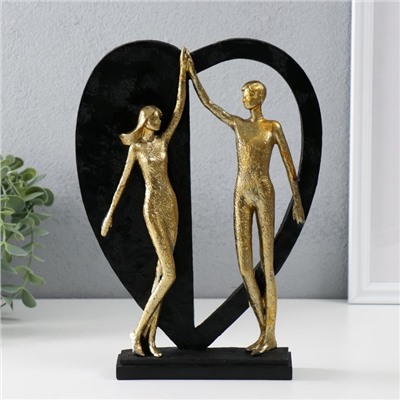Фигурка полистоун «Влюблённые у большого сердца», золото с чёрным, 20×4.5×27.5 см