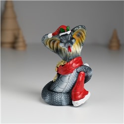 Фигурка полистоун «Змея тёмная в красной шапке и шарфике с монетками», 6.2×4.7×9 см, МИКС