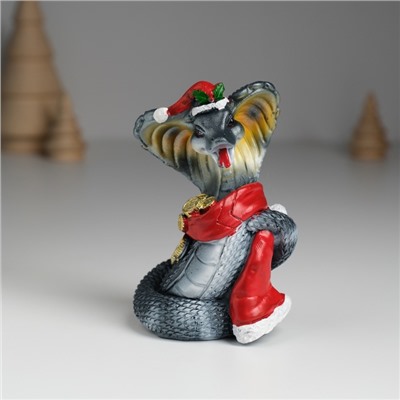 Фигурка полистоун «Змея тёмная в красной шапке и шарфике с монетками», 6.2×4.7×9 см, МИКС