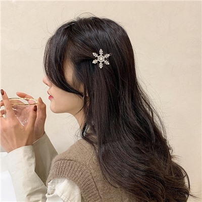 Заколка для волос металлическая "Снежинка" со стразами, 5*4,3 см.