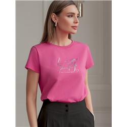 Футболка из 100% хлопка с авторским принтом.