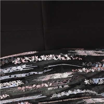 Платье-футляр, Слишком роскошно