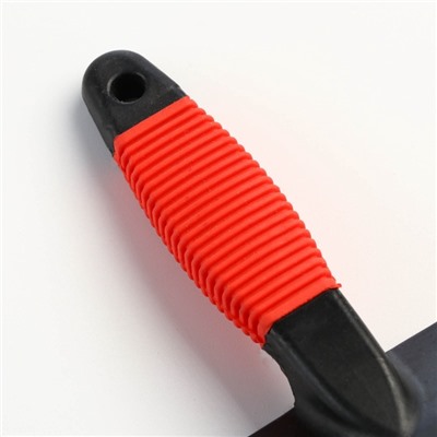 Пуходерка «Риф» без капель с резиновой ручкой 7×14 см, красно-чёрная