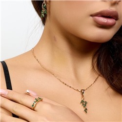Комплект ювелирной бижутерии коллекция "Дубай" серьги, кулон и кольцо 19 р в форме веточки, покрытие позолота, вставка: фианиты и цирконы, цвет: зеленый и прозрачный, арт.217.493-19
