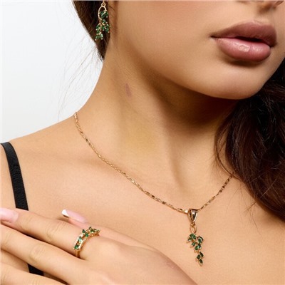 Комплект ювелирной бижутерии коллекция "Дубай" серьги, кулон и кольцо 18 р в форме веточки, покрытие позолота, вставка: фианиты и цирконы, цвет: зеленый и прозрачный, арт.217.493-18