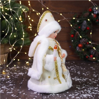 Снегурочка под ёлку «Зимнее волшебство. В шубке с бусинками и в кокошнике» двигается, с подсветкой, 30 см, золото