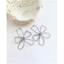 Стильные серьги