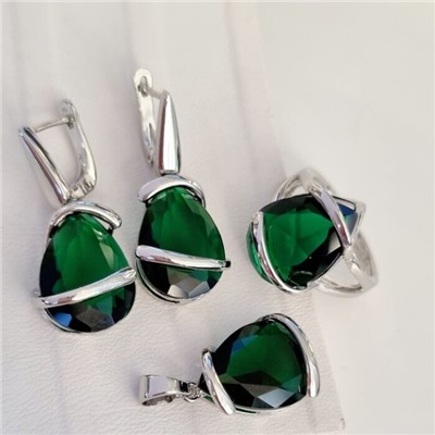 Комплект ювелирная бижутерия серьги, кулон и кольцо 17 р, покрытие: посеребрение, вставка: фианит, цвет: зеленый, арт.313.072-17