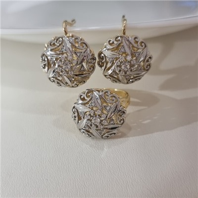 Комплект ювелирной бижутерии Итальянское золото (покрытие желтое 14к), серьги и кольцо 18 р, вставка: цирконы, цвет: прозрачный, арт.313.447-18