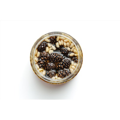 Сосновая шишка в меду с Кедровым орехом / 130 гр / стеклобанка / Сладкий аромат