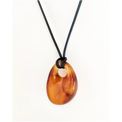 Кулон на шнурке