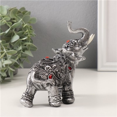 Фигурка полистоун «Серебристый слон в попоне с рубинами», 13×7.5×15.5 см