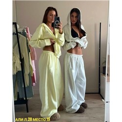 Спортивный костюм #23079721