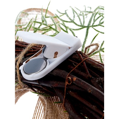 Декоративный венок «Ель с колокольчиком», d=55 см, 30 LED, от батареек CR2032×2, свечение тёплое белое