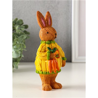 Фигурка полистоун «Заяц в вязанном свитере с охапкой моркови», 6.5×6.5×15.5 см