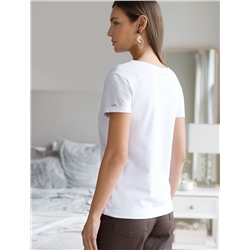 Футболка из премиального хлопка с V-образным вырезом