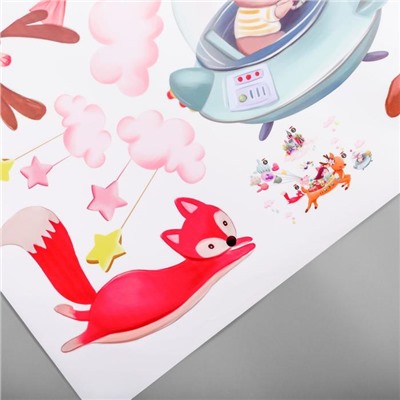 Наклейка интерьерная цветная «Летающий олень со зверятами», 60×90 см