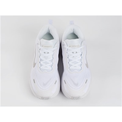 Кроссовки Nike Vomero 18