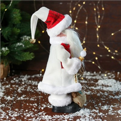 Дед Мороз под ёлку «Зимнее волшебство. С мешком подарков и фонариком» двигается, с подсветкой, 31 см, красно-белый