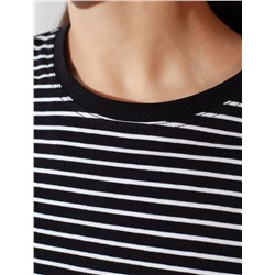 Базовая футболка в полоску полуприлегающая из премиального хлопка с эластаном