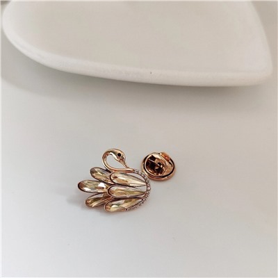 Брошь-значок с кристаллами Swarovski