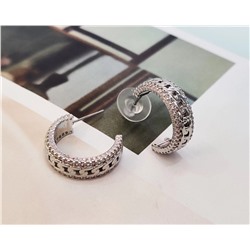 Серьги стильные