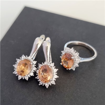 Комплект ювелирная бижутерия  серьги и кольцо 17 р, покрытие: посеребрение, вставка: фианиты, цвет: бежевый и прозрачный, арт.313.003-17