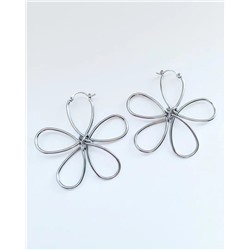 Стильные серьги