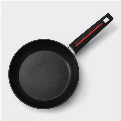 Сковорода Magistro Flame, d=24 см, h=4.7 см, ручка soft-touch, антипригарное покрытие, индукция, кованый алюминий, чёрная