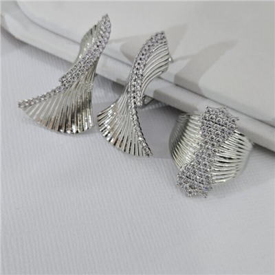 Комплект ювелирной бижутерии серьги и кольцо 19 р, покрытие: посеребрение, вставка: фианиты, цвет: прозрачный, арт.313.292-19