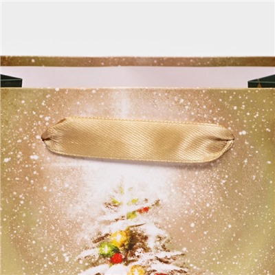 Пакет подарочный новогодний ламинированный «Ёлочка в лесу»,18×23×10 см