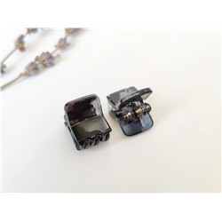 Маленький крабик для волос