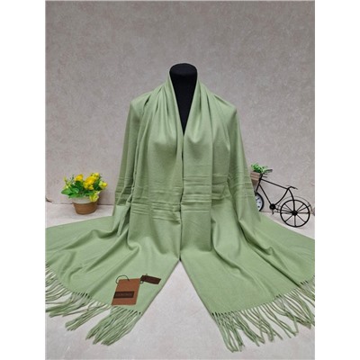 Тёплый палантин, цвет светло зеленый