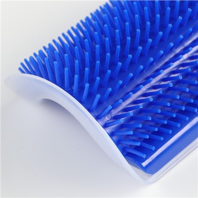 Массажёр - чесалка на угол, размер S, 13.5×9×5 см, с кошачьей мятой, синий