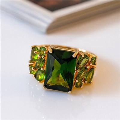 Кольцо 18 р ювелирная бижутерия коллекция "Дубай", покрытие позолота, вставка: фианиты, цвет: оливковый, арт.313.357-18