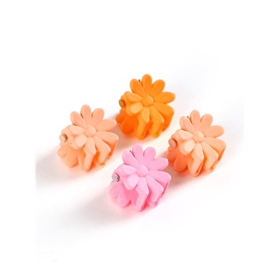 Косметика детская «Спелая клубничка» для девочек: тени 6 цветов, блеск прозрачный 10 г, заколки для волос