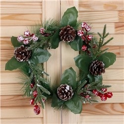 Венок новогодний d=18 см «Зимнее волшебство. Глория», с шишками и ягодами