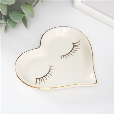 Подставка для мелочей, украшений «Сердце с ресничками», керамика, 11×11.5×1.4 см
