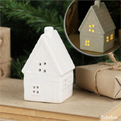Фигурка Домик с подсветкой новогодний 8 см / 7101 /уп 120/LED