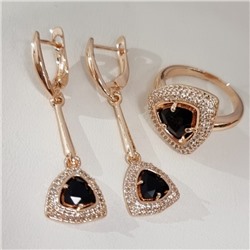 Комплект ювелирной бижутерии коллекция "Дубай" серьги и кольцо 18 р покрытие позолота, вставка: фианиты и цирконы, цвет: черный и прозрачный, арт.215.615-18