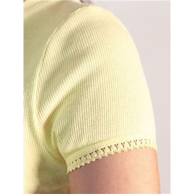 Футболка с круглым вырезом из фактурного трикотажа в рубчик