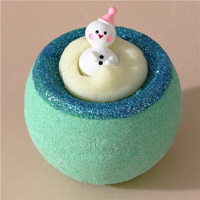 Бомбочка для ванны с игрушкой «Снеговик», 130 г, Чистое счастье