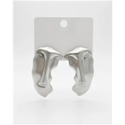 Стильные серьги