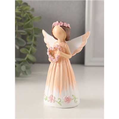 Фигурка полистоун «Девушка-ангел в персиковом платье, с венком-сердце», 8×4.5×12 см