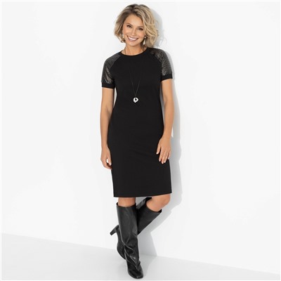 Платье с рукавами из экокожи, Быть вне правил